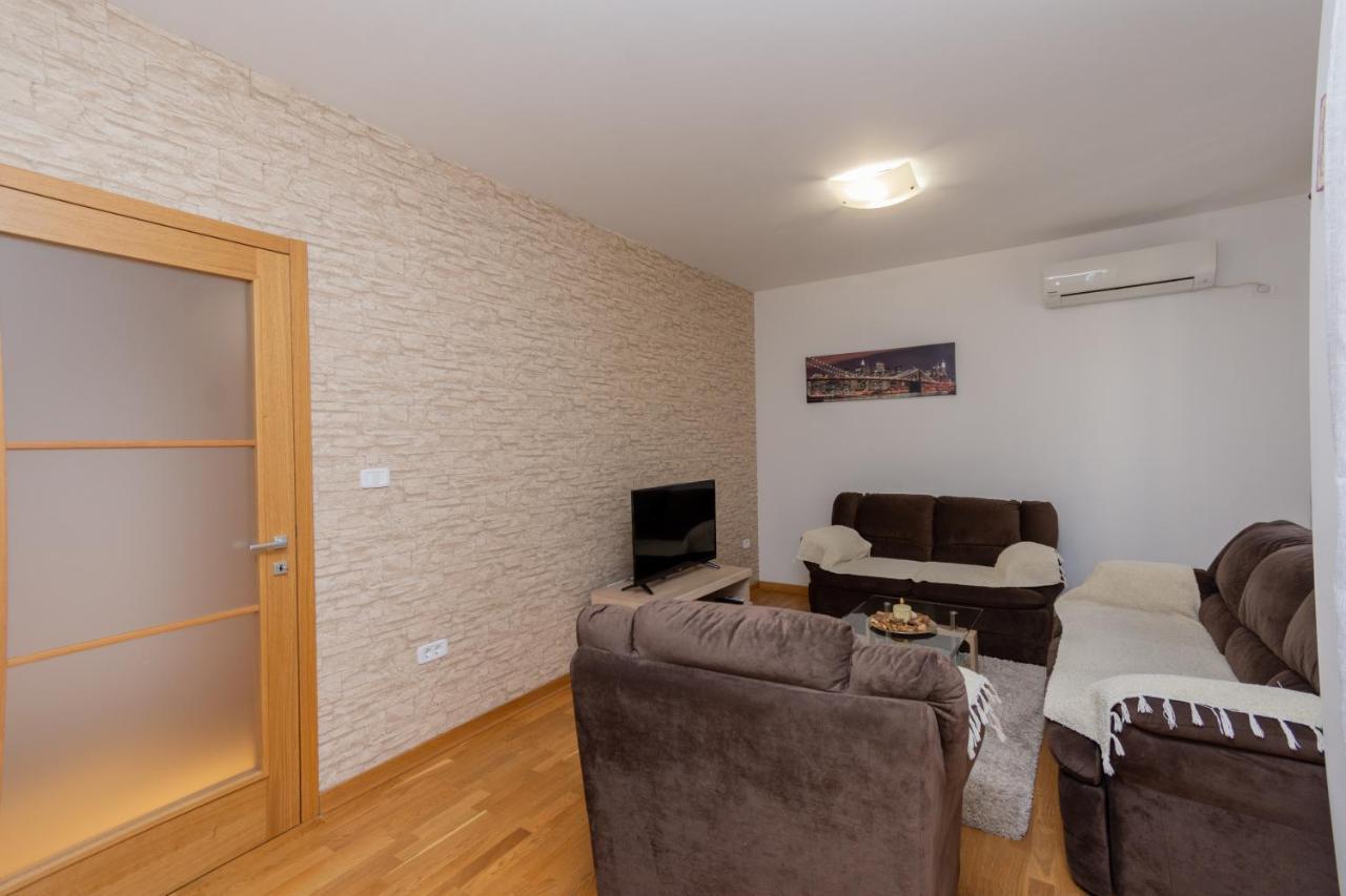 City Compass Apartment 2 Podgorica Eksteriør bilde